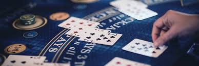 Dealer dan pemain dalam sesi Tembak Ikan